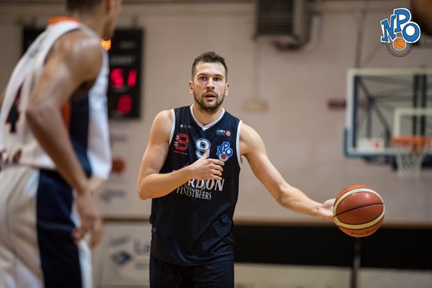 Campionato Serie B – Girone B  MISSIONE COMPIUTA NPO CONTINUA A CRESCERE    NPO GORDON –  ALTO SEBINO: 81-66 (17-16; 31-32; 45-40) ...continua a leggere